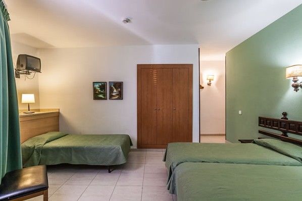 Ninays Hotel