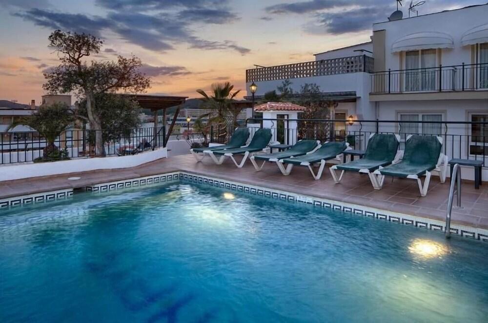 Ninays Hotel
